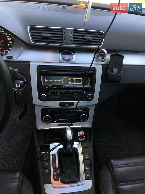 Універсал Volkswagen Passat 2011 в Ємільчиному