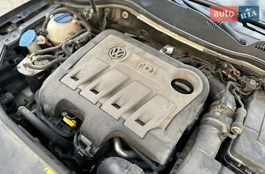 Універсал Volkswagen Passat 2013 в 