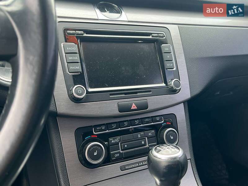Универсал Volkswagen Passat 2011 в Ужгороде