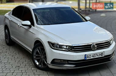Седан Volkswagen Passat 2016 в Ивано-Франковске