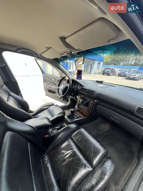 Седан Volkswagen Passat 2004 в Ивано-Франковске