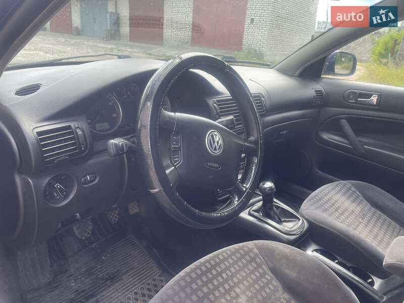 Универсал Volkswagen Passat 2001 в Новояворовске