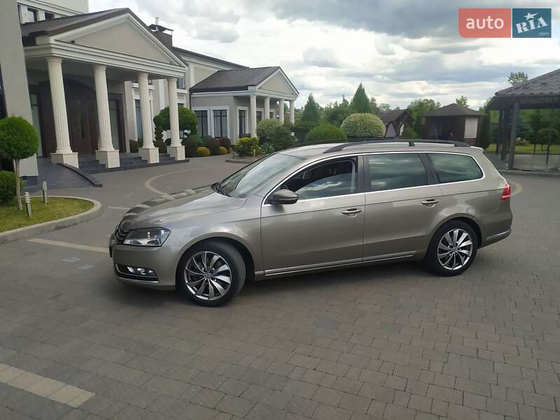Универсал Volkswagen Passat 2012 в Стрые