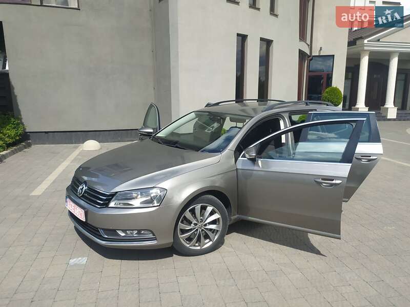 Универсал Volkswagen Passat 2012 в Стрые