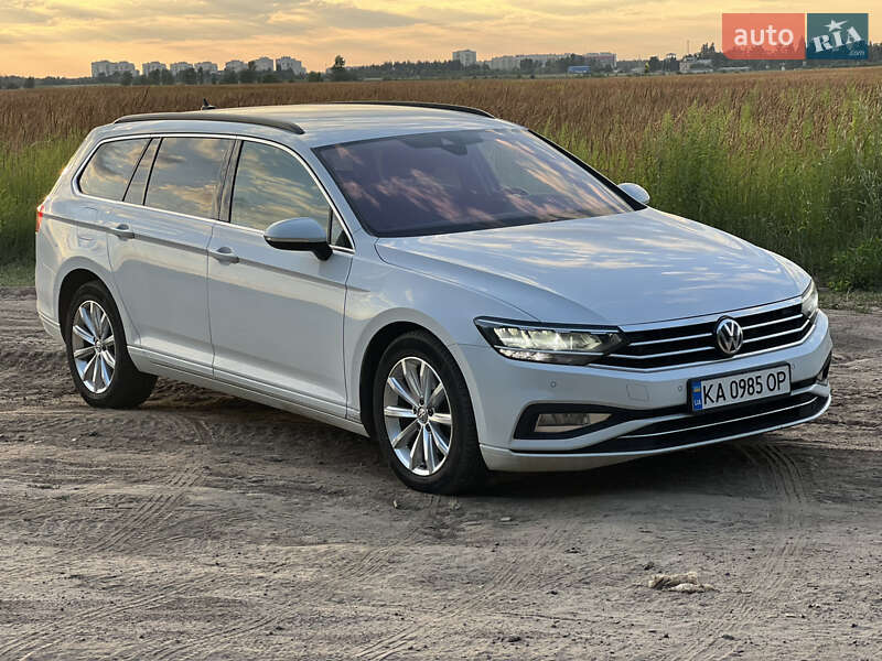 Универсал Volkswagen Passat 2019 в Петропавловской Борщаговке