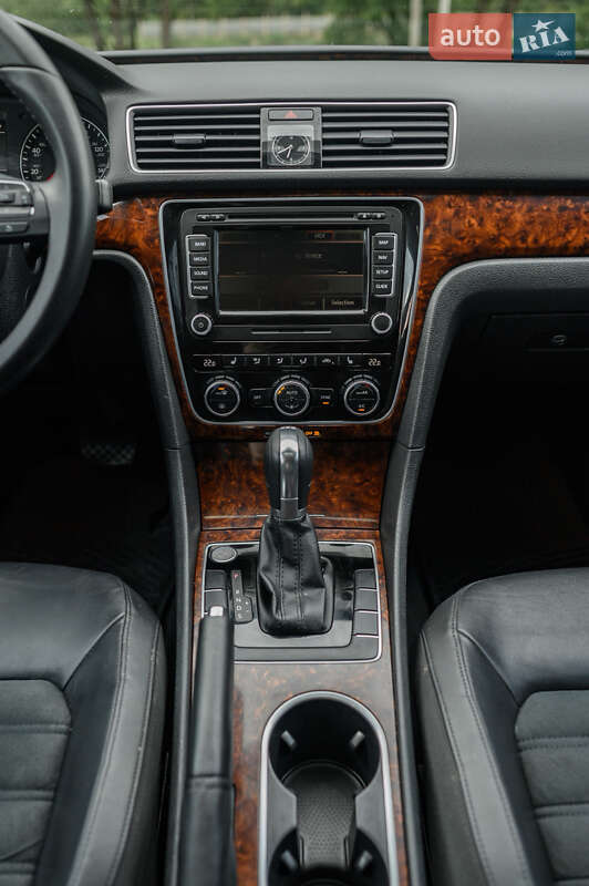 Седан Volkswagen Passat 2013 в Новояворовске