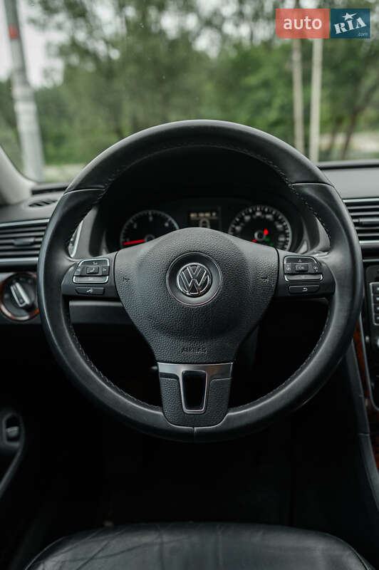 Седан Volkswagen Passat 2013 в Новояворовске