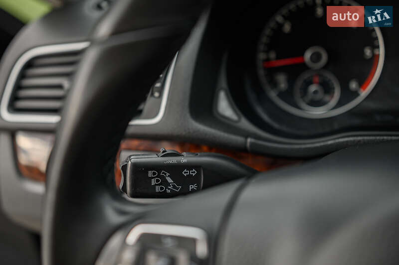 Седан Volkswagen Passat 2013 в Новояворовске