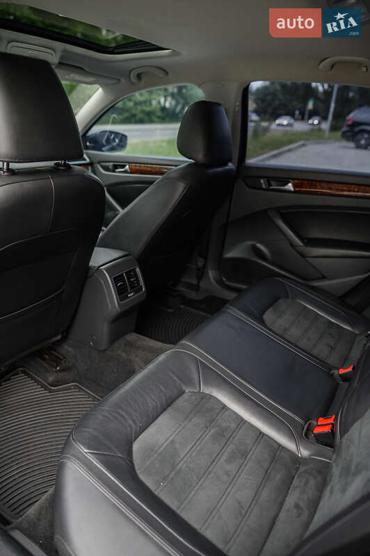 Седан Volkswagen Passat 2013 в Новояворовске