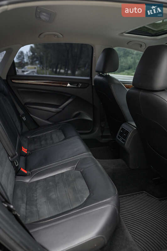Седан Volkswagen Passat 2013 в Новояворовске