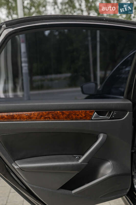 Седан Volkswagen Passat 2013 в Новояворовске