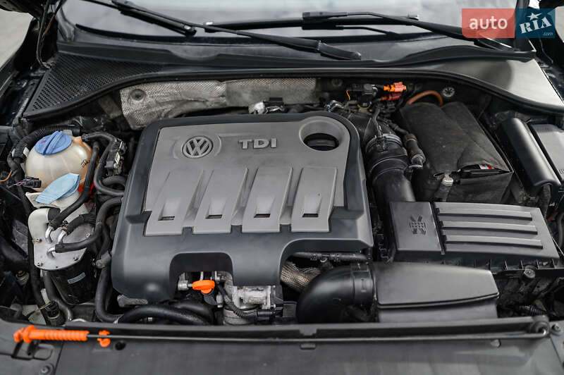 Седан Volkswagen Passat 2013 в Новояворовске