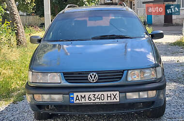 Універсал Volkswagen Passat 1995 в Житомирі