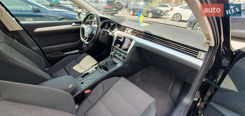 Универсал Volkswagen Passat 2017 в Запорожье