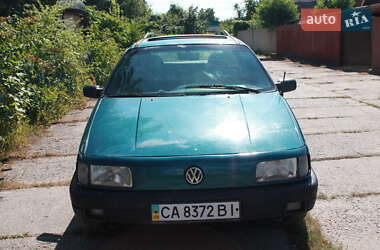 Універсал Volkswagen Passat 1990 в Києві
