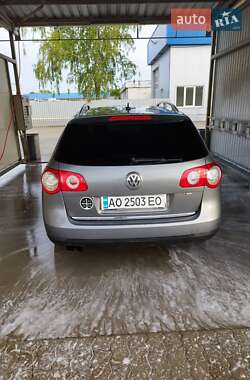 Універсал Volkswagen Passat 2006 в Мукачевому