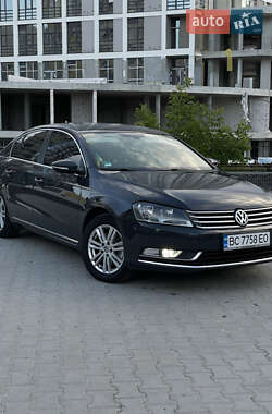 Седан Volkswagen Passat 2012 в Львові