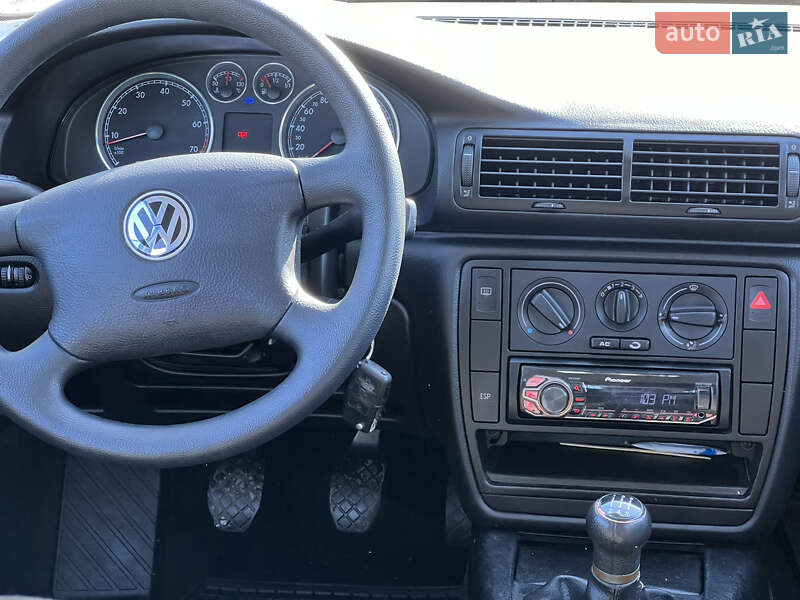 Универсал Volkswagen Passat 2003 в Луцке