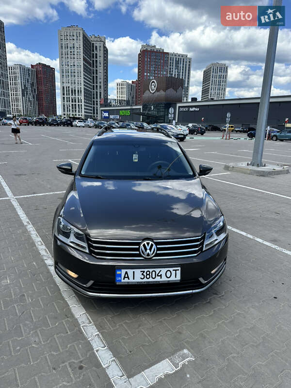 Универсал Volkswagen Passat 2013 в Киеве