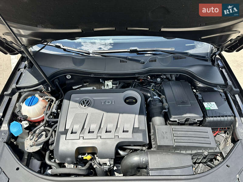 Универсал Volkswagen Passat 2013 в Киеве