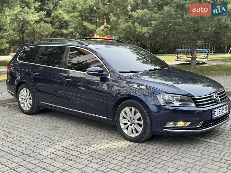 Универсал Volkswagen Passat 2011 в Ивано-Франковске