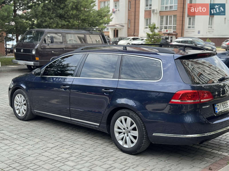 Универсал Volkswagen Passat 2011 в Ивано-Франковске