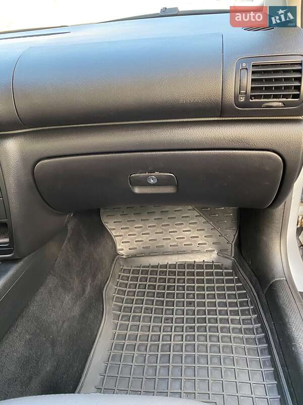 Седан Volkswagen Passat 2003 в Соснице