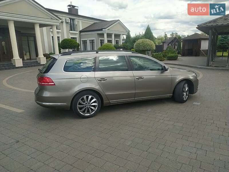 Универсал Volkswagen Passat 2012 в Стрые
