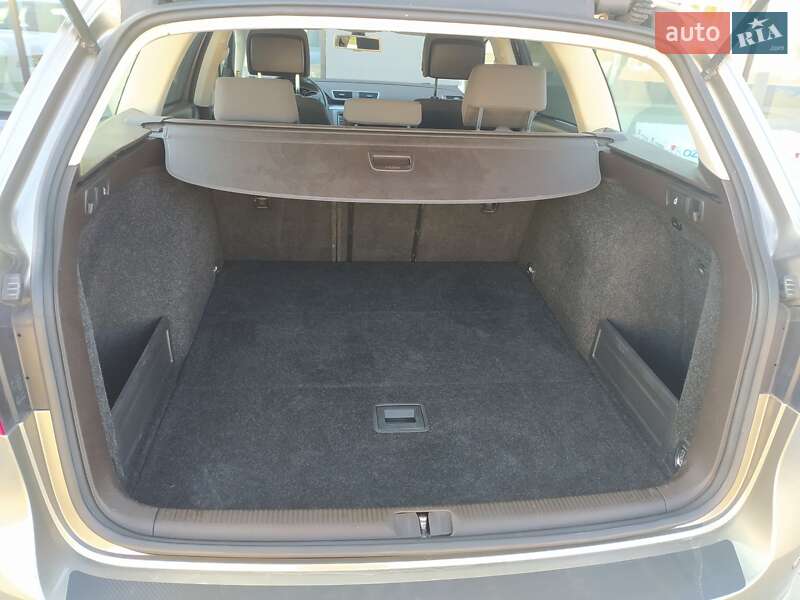 Универсал Volkswagen Passat 2012 в Стрые