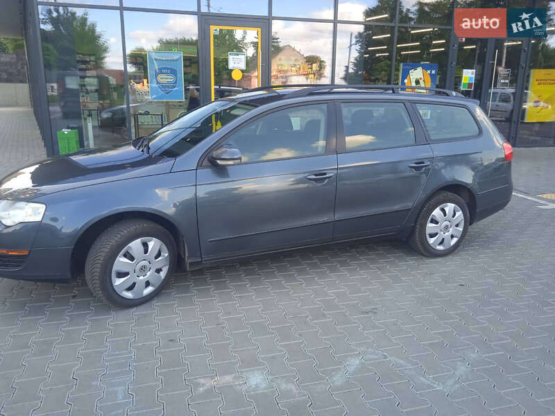 Універсал Volkswagen Passat 2009 в Рівному