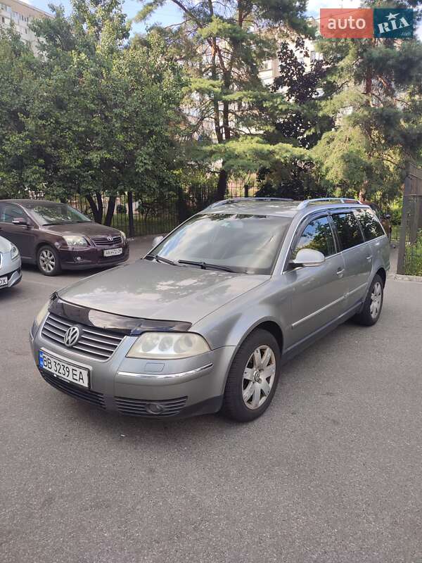Универсал Volkswagen Passat 2004 в Киеве