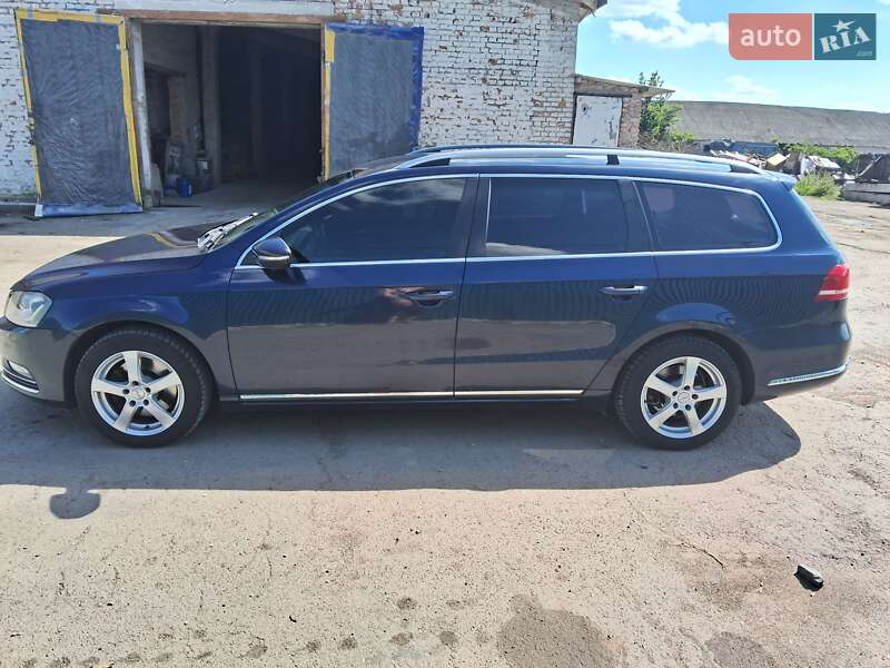 Універсал Volkswagen Passat 2011 в Луцьку
