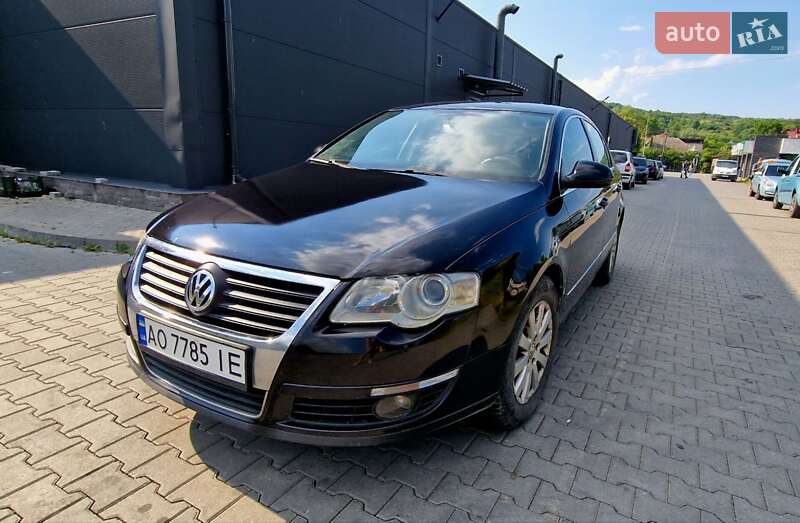 Седан Volkswagen Passat 2006 в Ужгороді