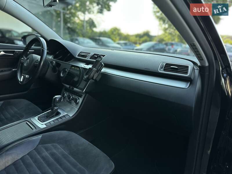 Універсал Volkswagen Passat 2013 в Івано-Франківську