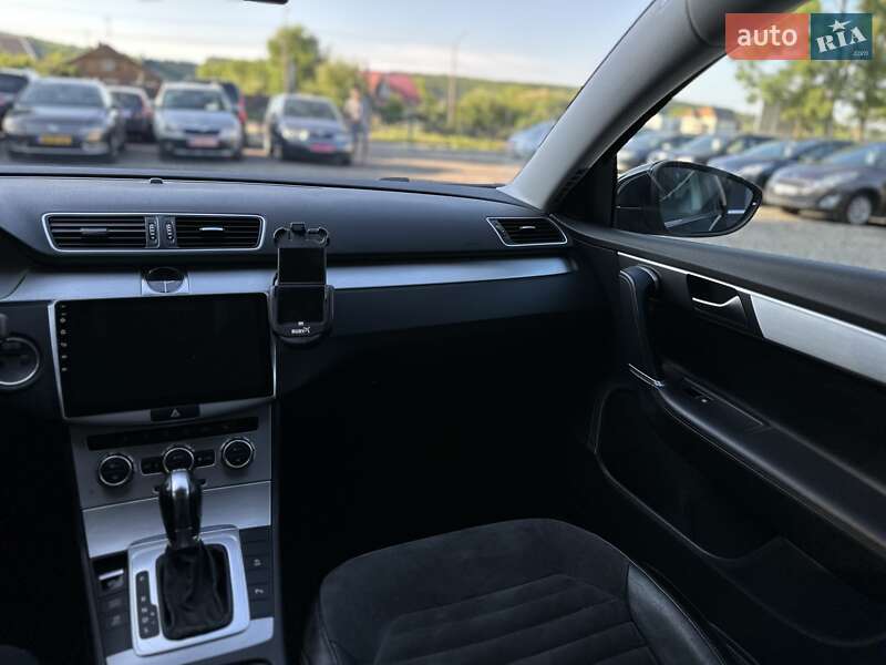 Універсал Volkswagen Passat 2013 в Івано-Франківську