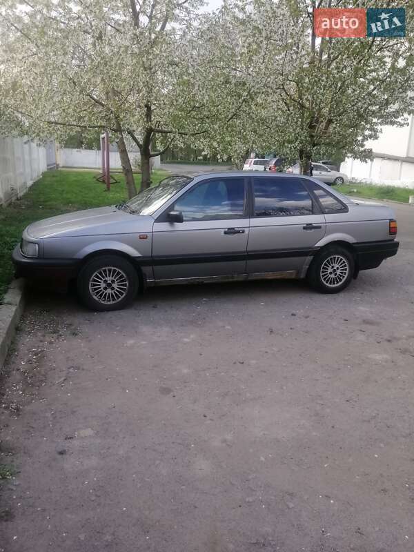 Седан Volkswagen Passat 1991 в Хмельницком