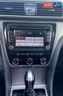 Седан Volkswagen Passat 2014 в 