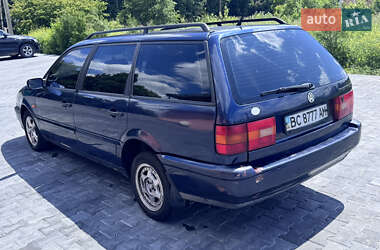Універсал Volkswagen Passat 1994 в Городку