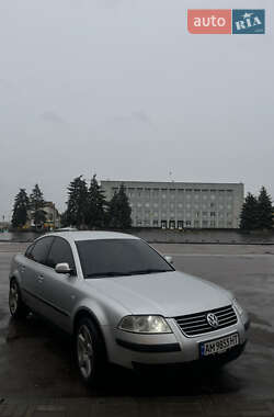 Седан Volkswagen Passat 2001 в Житомирі