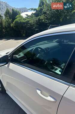Седан Volkswagen Passat 2013 в 