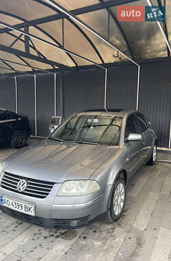 Седан Volkswagen Passat 2002 в Виноградові