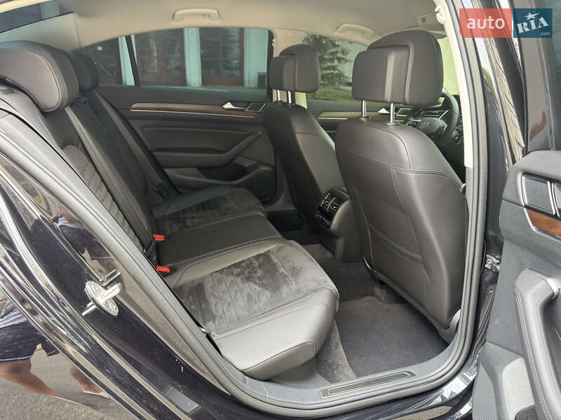 Седан Volkswagen Passat 2018 в Харькове