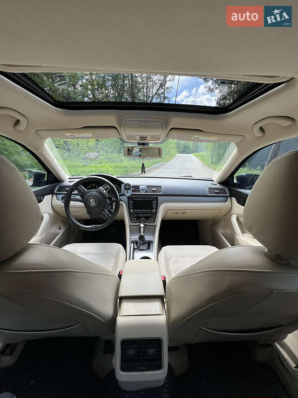 Седан Volkswagen Passat 2014 в Софиевской Борщаговке