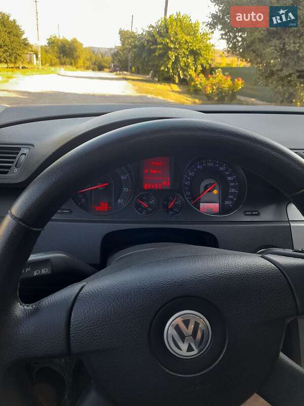Универсал Volkswagen Passat 2006 в Запорожье