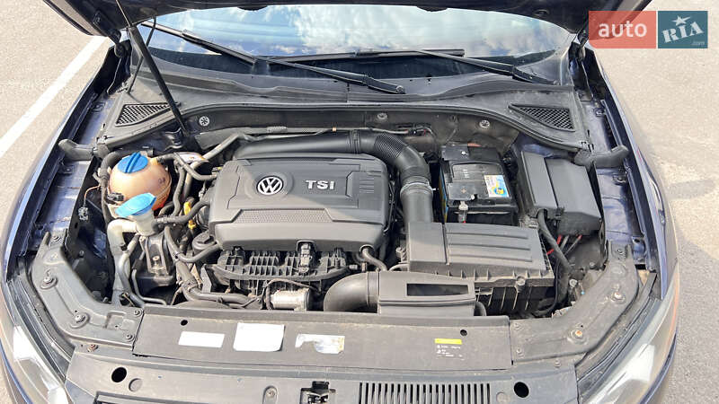 Седан Volkswagen Passat 2015 в Киеве
