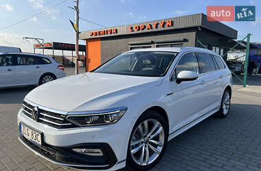Універсал Volkswagen Passat 2022 в Лопатині