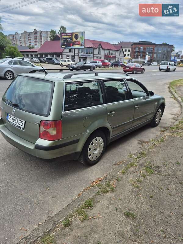 Универсал Volkswagen Passat 2002 в Вижнице