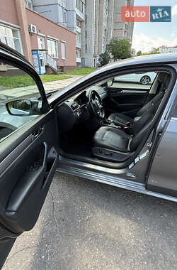Седан Volkswagen Passat 2015 в 