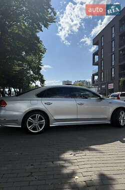Седан Volkswagen Passat 2015 в 