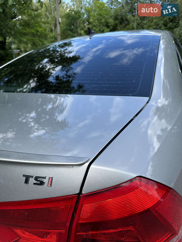Седан Volkswagen Passat 2013 в Львове